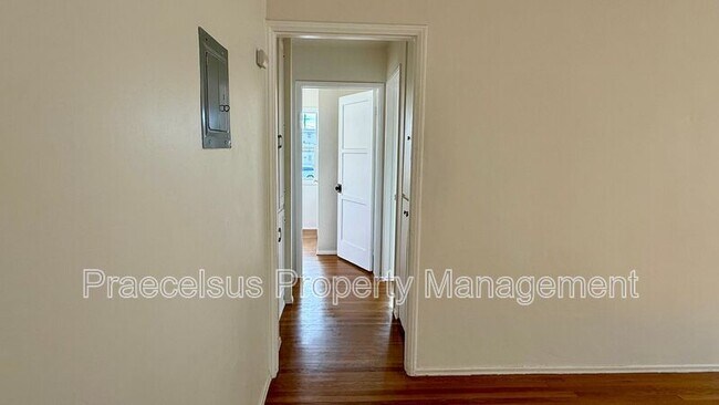 Building Photo - 317 E 5th St