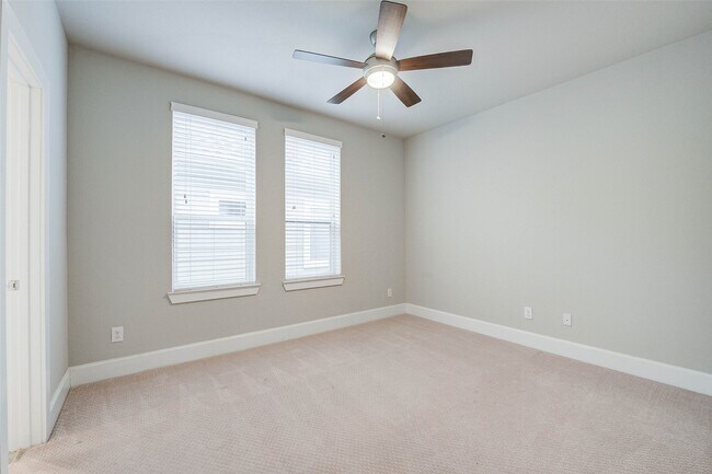 Building Photo - 253 W 27th St