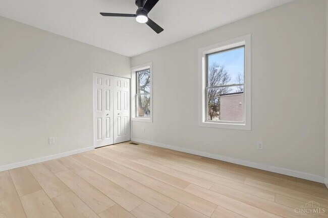 Building Photo - 4140 Kirby Ave
