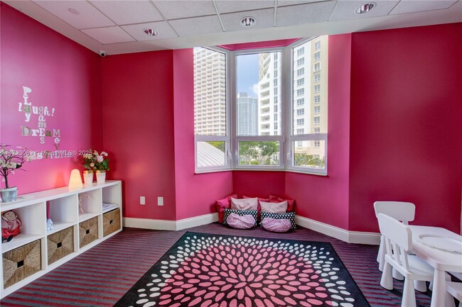 Building Photo - 808 Brickell Key Dr