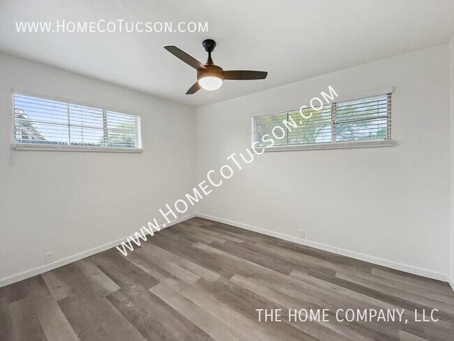 Building Photo - 239 S Placita Aldaco