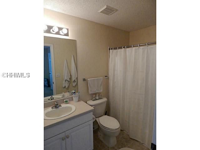 Master bathroom has full-sized tub - 100 Kensington Blvd