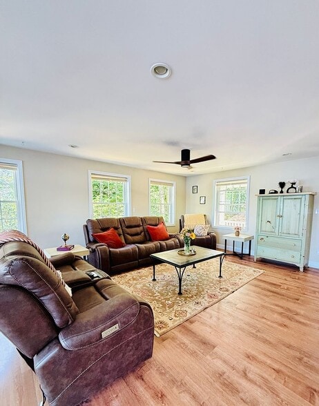 Building Photo - 167 Camelot Shore Dr