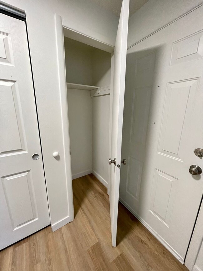 Building Photo - DESIRABLE MILLWOOD NEIGHBORHOOD ON TREE LINED STREET