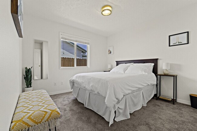 Building Photo - 9297 W Calico St