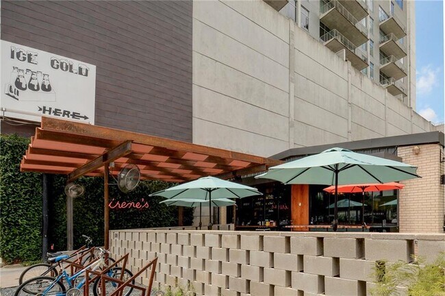 Building Photo - 1406 Windsor Rd