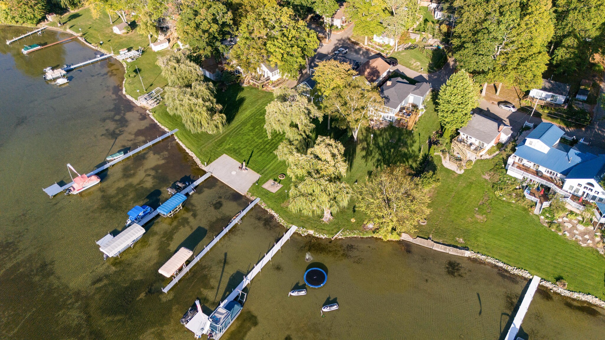 Building Photo - 15305 Silver Beach Dr