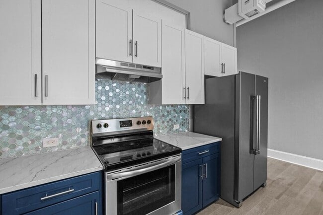 Building Photo - 157 N Howard St