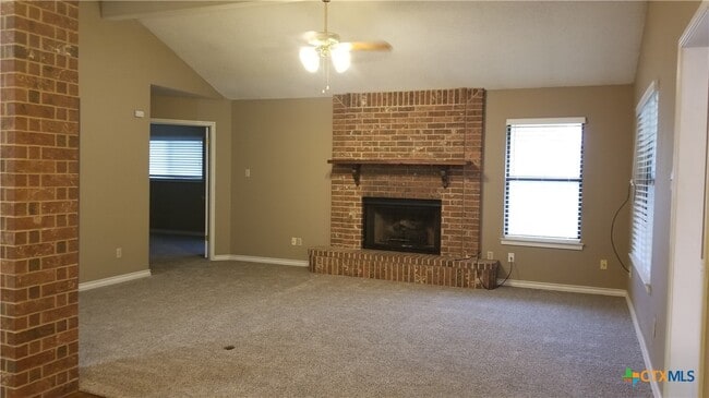 Building Photo - 329 Paisano St