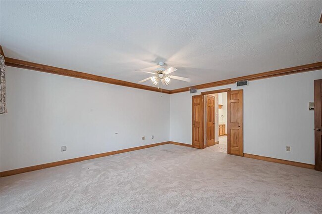 Building Photo - 18307 Champion Forest Dr