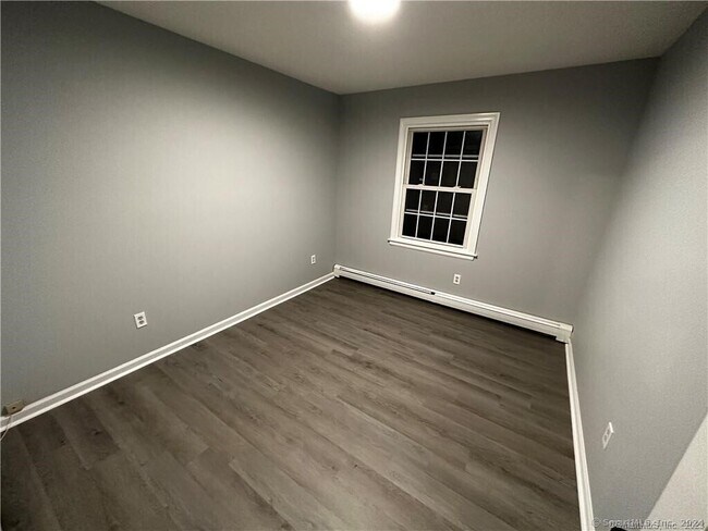 Building Photo - 193 Maple Hill Ave