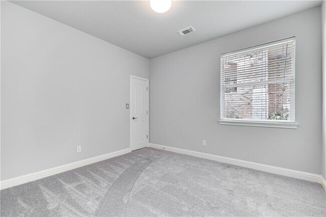 Building Photo - 10005 Loxley Ln