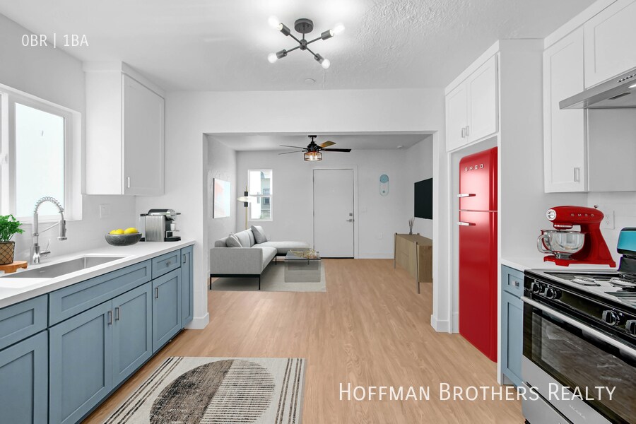Building Photo - 5926 S Hoover St