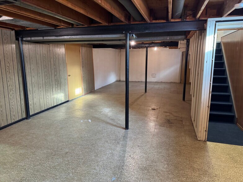 Building Photo - 27764 Townley St