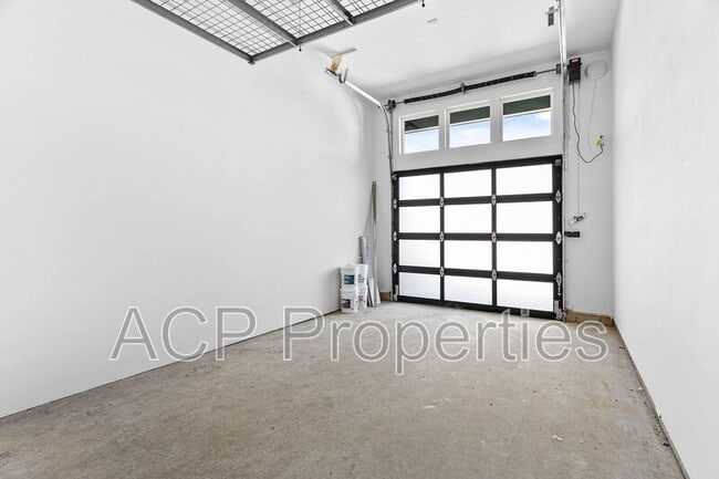 Building Photo - 1318 Bradley Ct