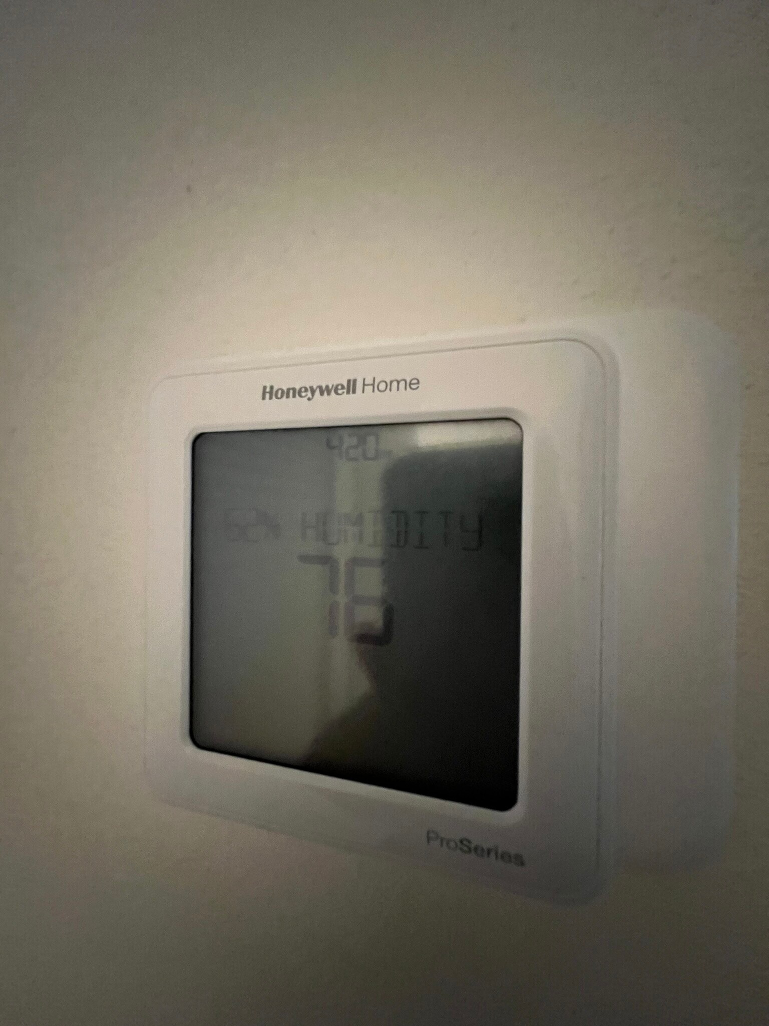 AC thermostat - 5247 Dragonfly Dr
