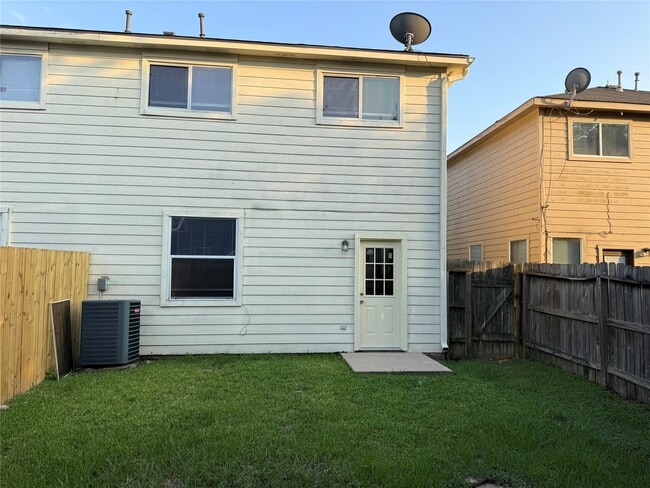 Building Photo - 6410 Waldron Dr