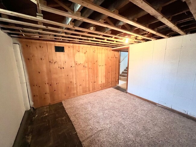 Building Photo - Single-Family Home Minutes from Saint Mary's!