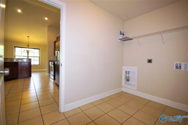 Building Photo - 115 Swan Pond Dr