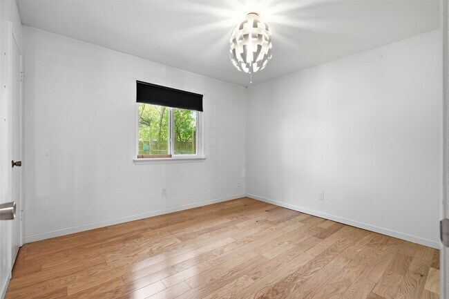 Building Photo - 214 Glen Haven Ct