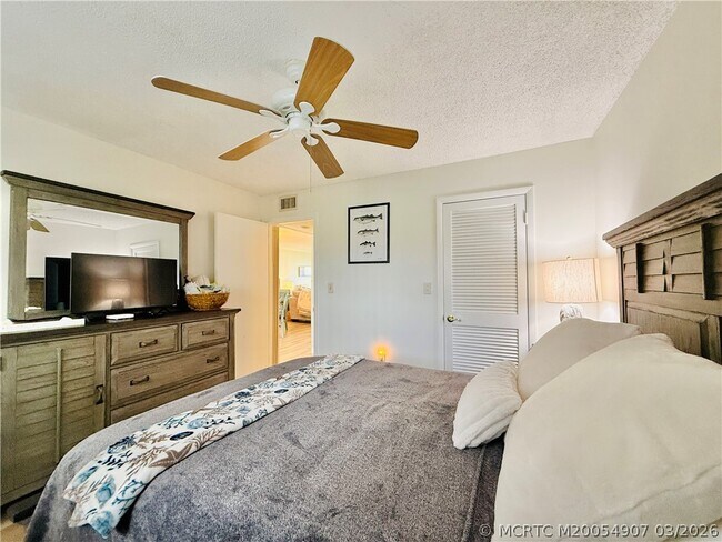 Building Photo - 7410 S Ocean Dr