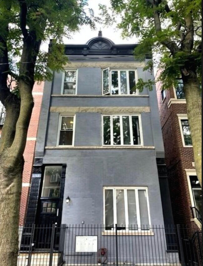 Primary Photo - 2432 W Cortez St