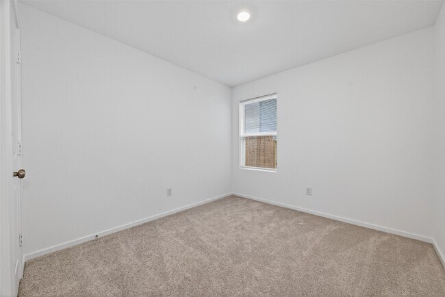 Building Photo - 3081 Majestic Sunrise Dr