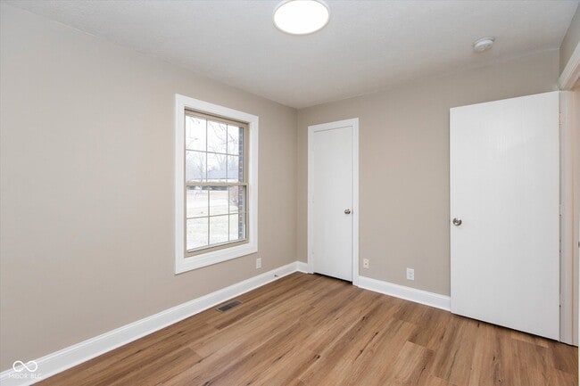 Building Photo - 707 Daffon Dr