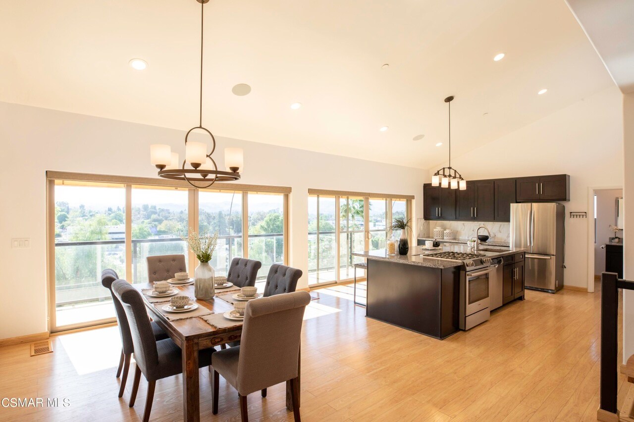 Building Photo - 5293 Calatrana Dr