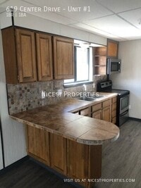 Building Photo - 619 Center Dr