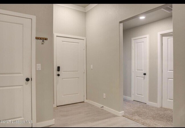 Building Photo - 3214 Venita Ave