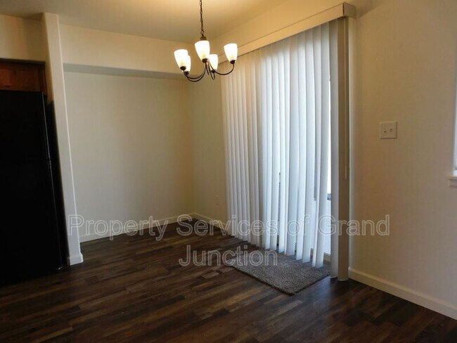 Building Photo - 657 Trinity Way