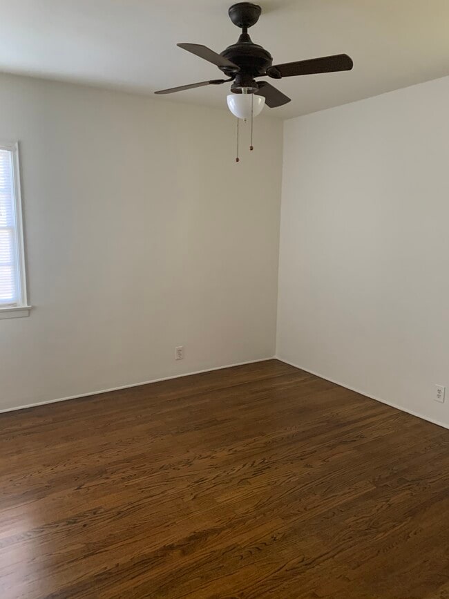 Bedroom - 1803 N Allen Ave