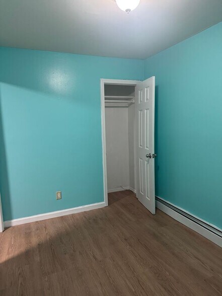 Building Photo - 360 Beach 88th Street