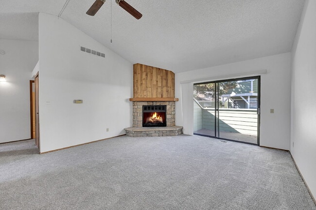 Building Photo - $1,945.95  - $500 OFF First Month's Rent - 3 Bedrooms, 2 Bathrooms Townhouse in Aurora with Washe...