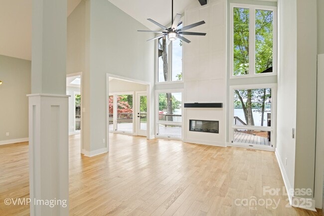 Building Photo - 449 Windward Dr
