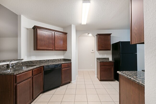 Building Photo - Luckey Ranch Single Story 3 bedroom with d...