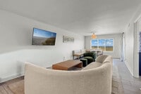 Building Photo - 511 S Ocean Blvd