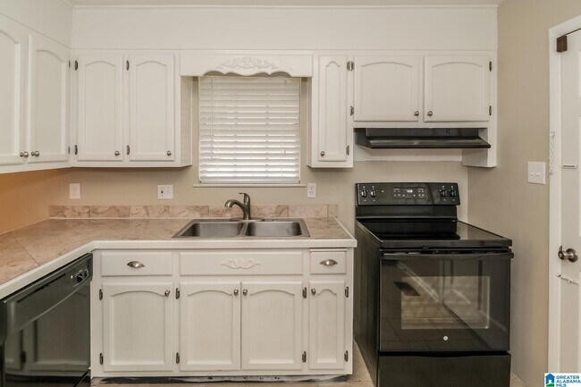 Building Photo - 12298 Richard St