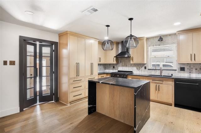 Building Photo - 6746 Braeburn Dr