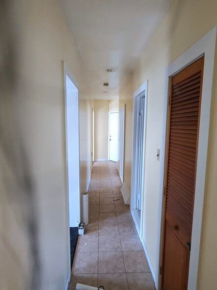 Building Photo - 80 Huntington Rd