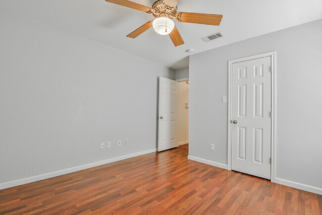 Building Photo - Wonderful 3/2/2 in North Lubbock!
