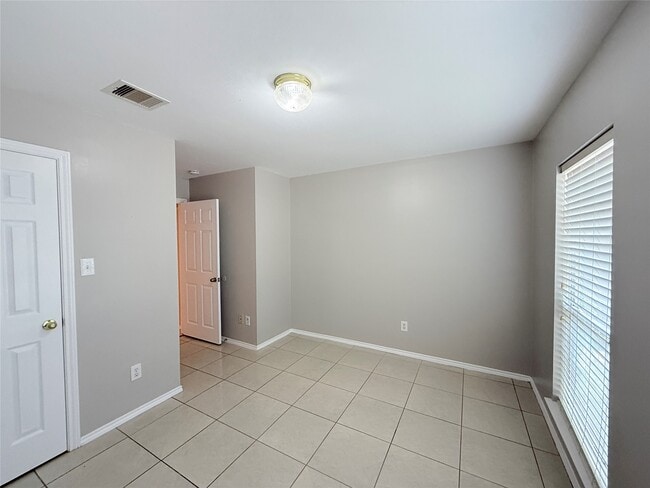 Building Photo - 12818 Magenta Oaks