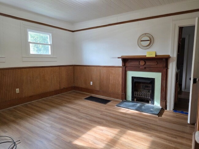 Building Photo - Charming 1 Bedroom Home Near Downtown Mount Airy