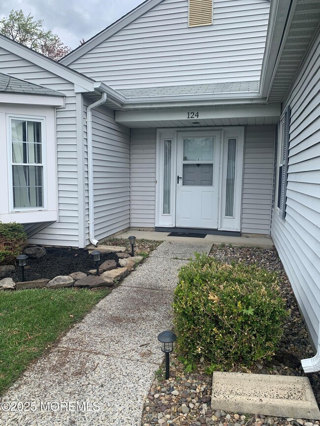 Building Photo - 124 Mohican Ln
