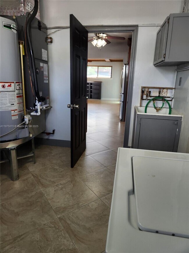 Building Photo - 10990 SW 57th St