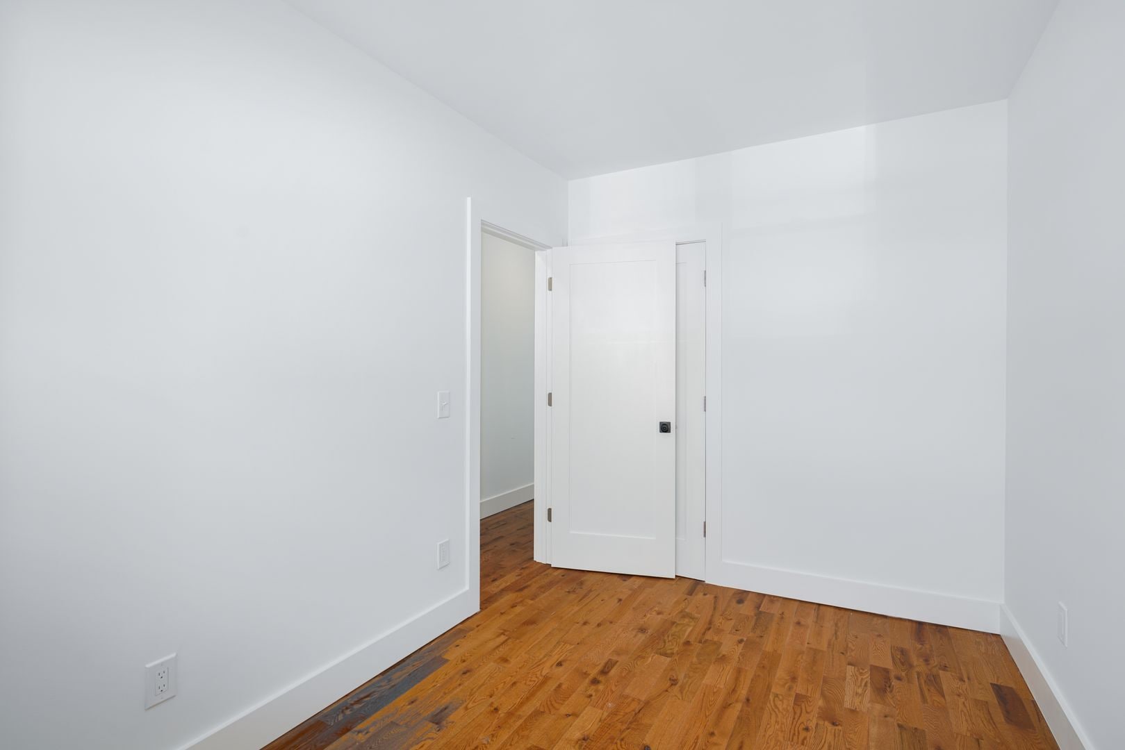 Building Photo - 724 Dickinson St