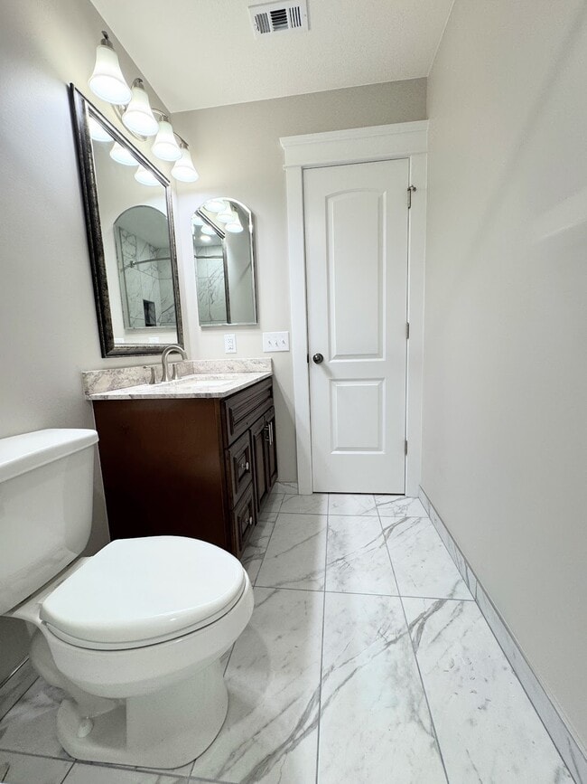 Building Photo - 116 Montrose Dr