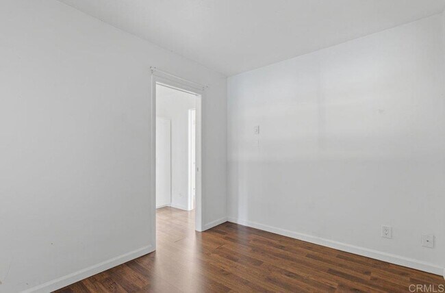 Building Photo - 2266 Grand Ave