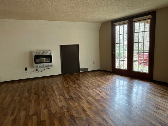 Building Photo - 2 Bedroom / 1 bath A Frame Home  Erwin, TN